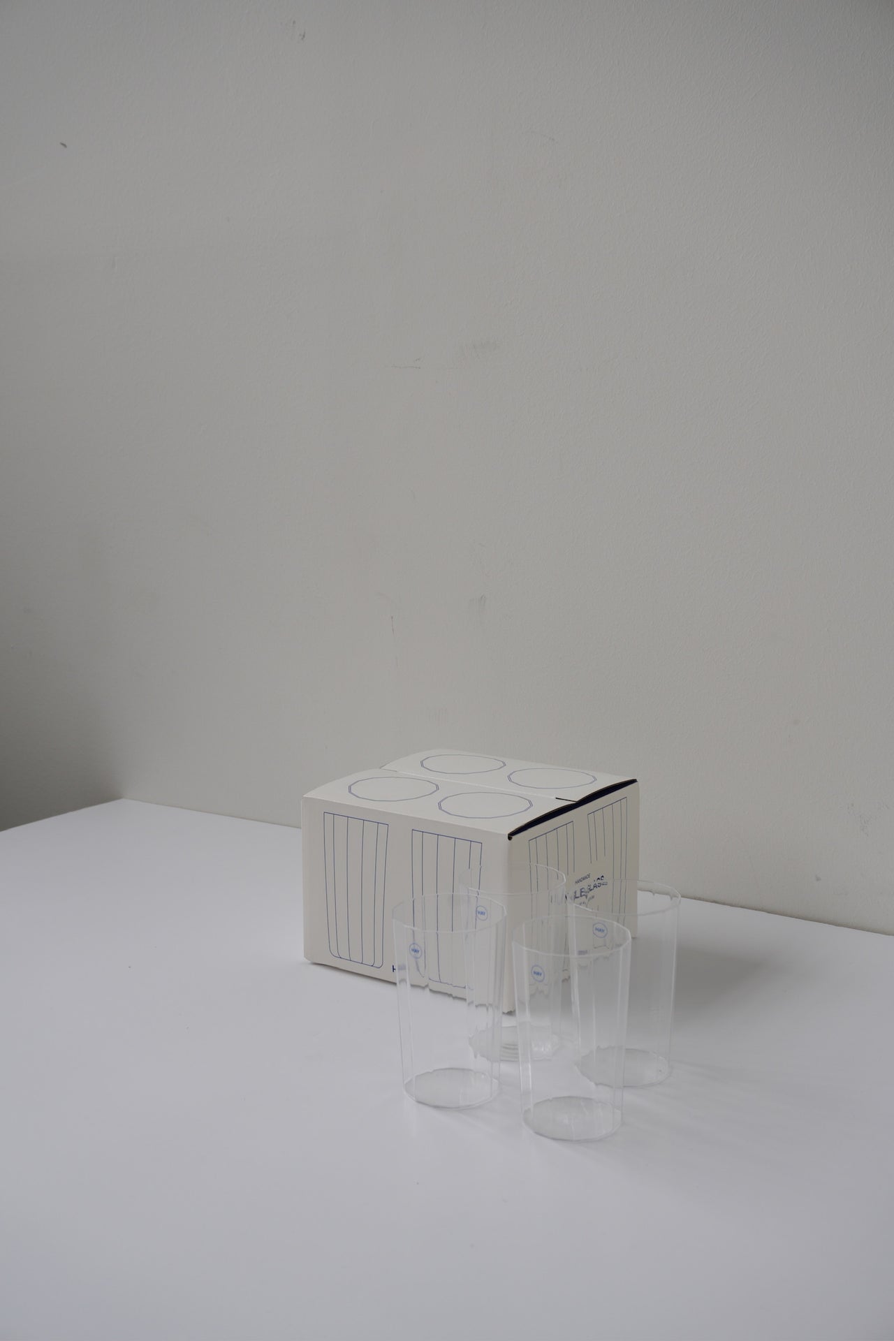 ANGLE GLASS MEDIUM BY HAY