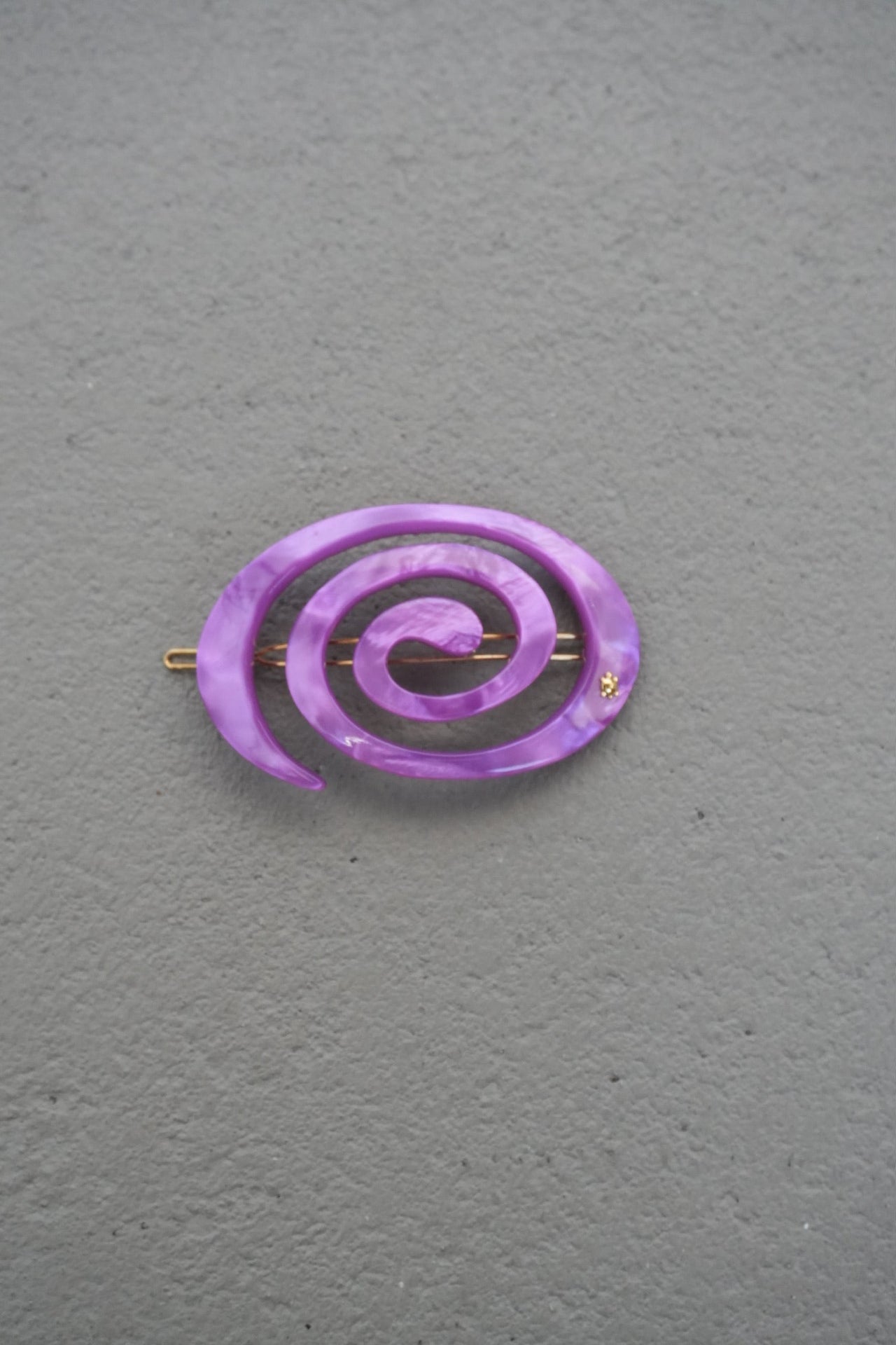 LARGE SPIRAL CLIP BY TURTLESTORY