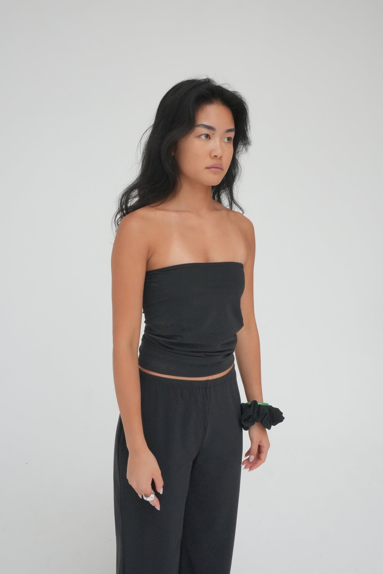 STRAPLESS BANDEAU BY REYÈM