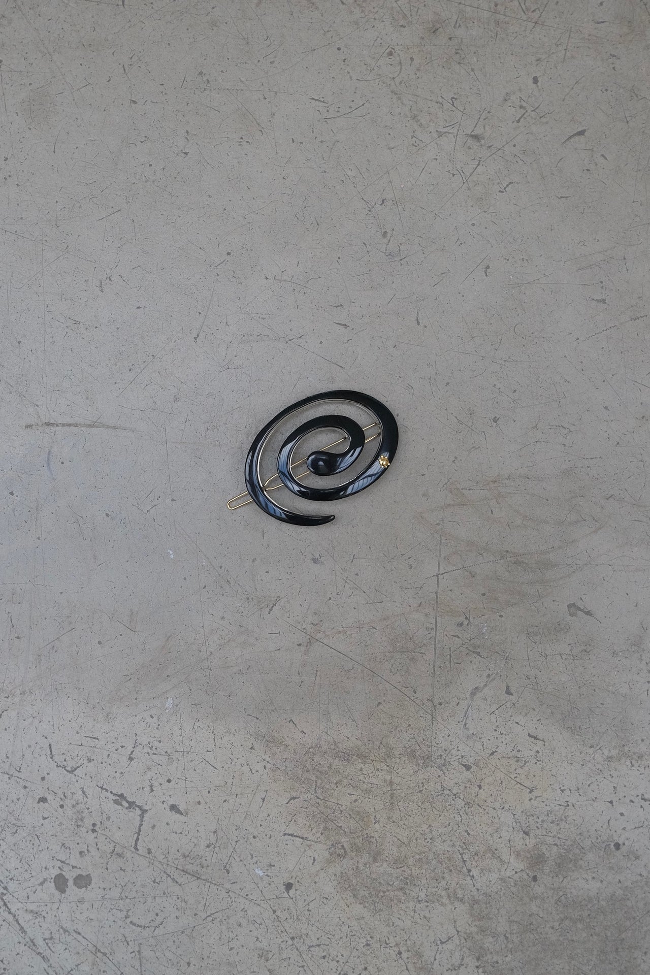 SMALL SPIRAL CLIP BY TURTLESTORY