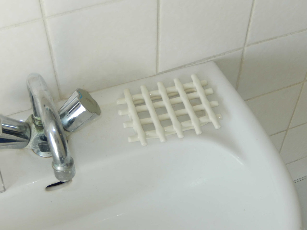 CERAMIC SOAP TRAY BY FERM LIVING