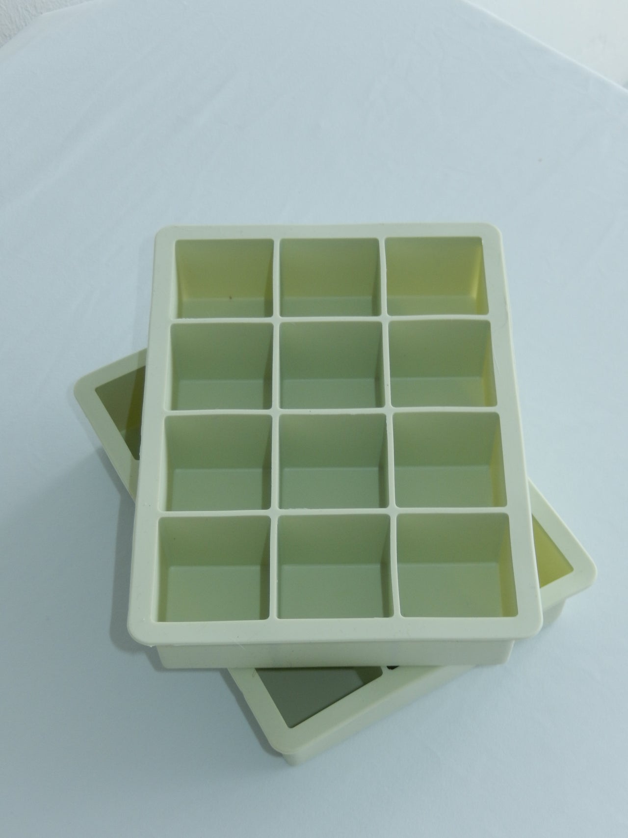 ICE CUBE TRAY BY HAY