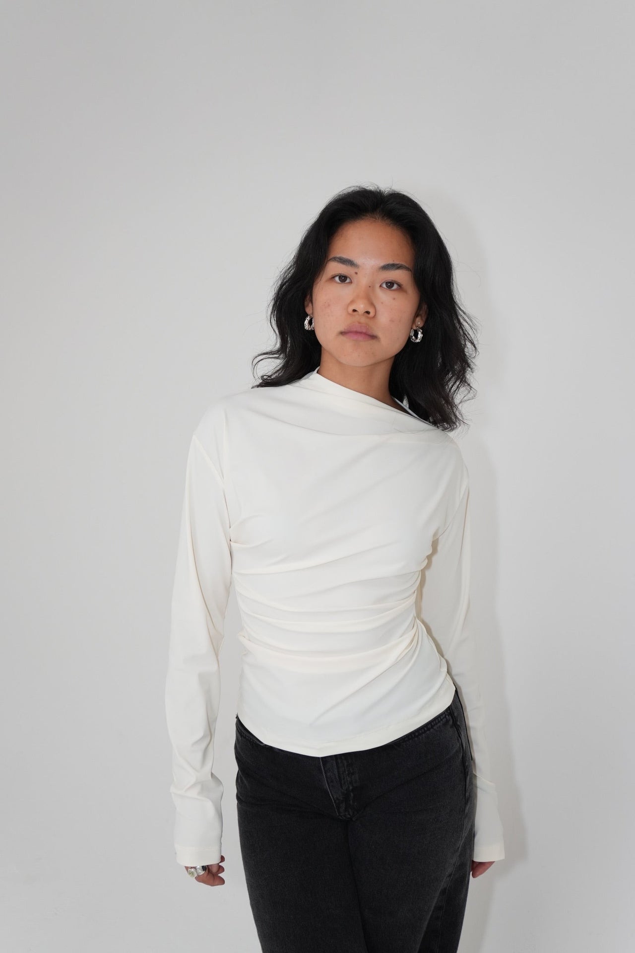 ASYMMETRIC LONGSLEEVE BY REYÈM