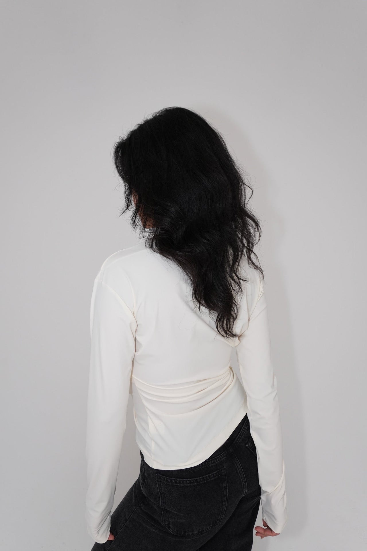ASYMMETRIC LONGSLEEVE BY REYÈM