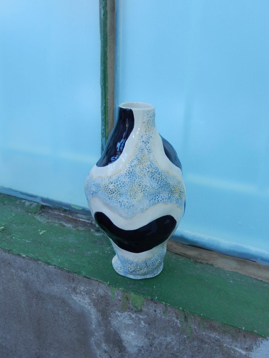JESSICA HANS VASE BY HAY
