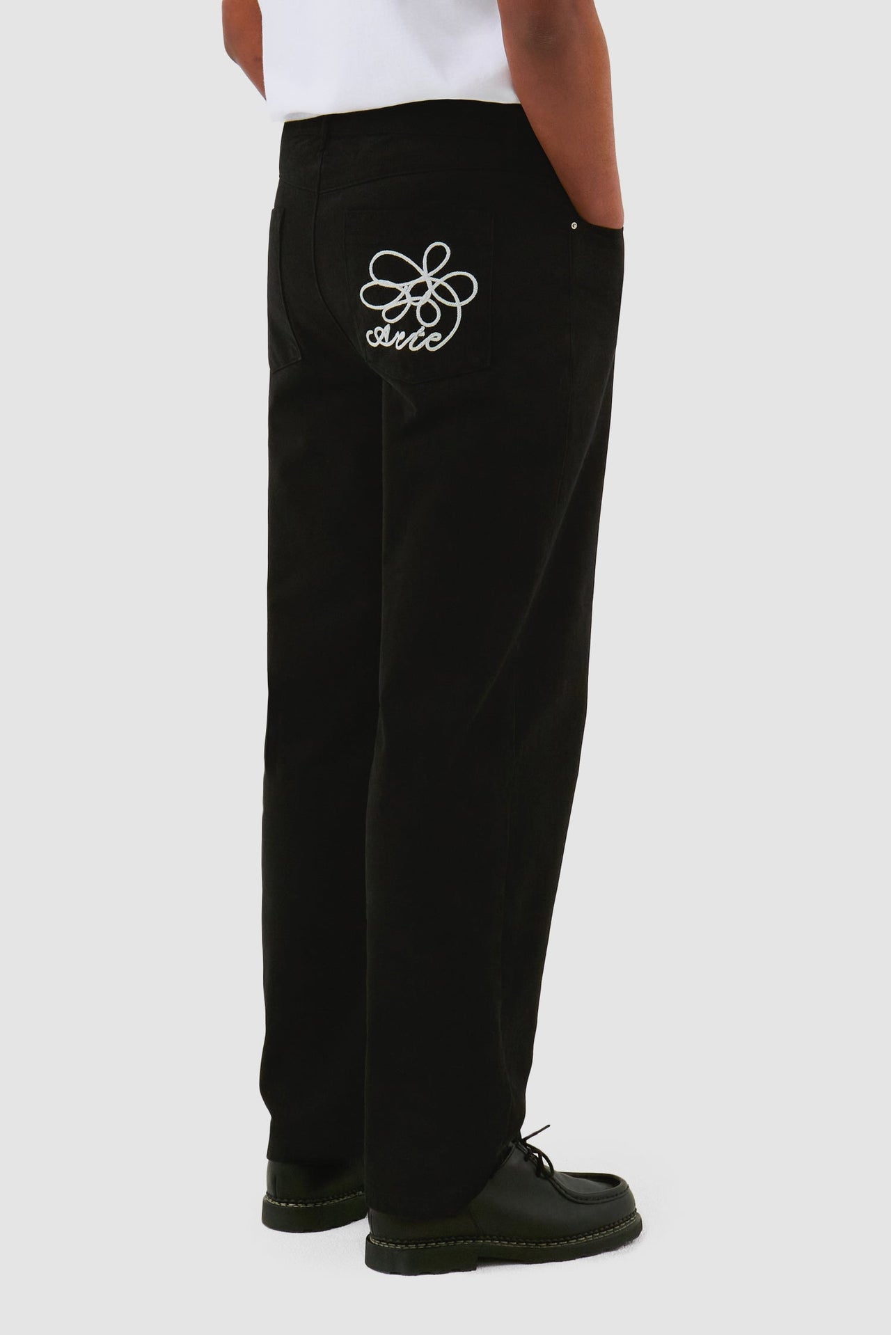 EMBROIDERY POCKET PANTS BY ARTE ANTWERP