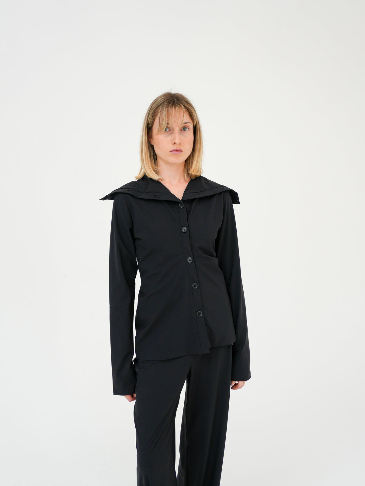 CARDIGAN TOP IN BLACK BY REYÈM
