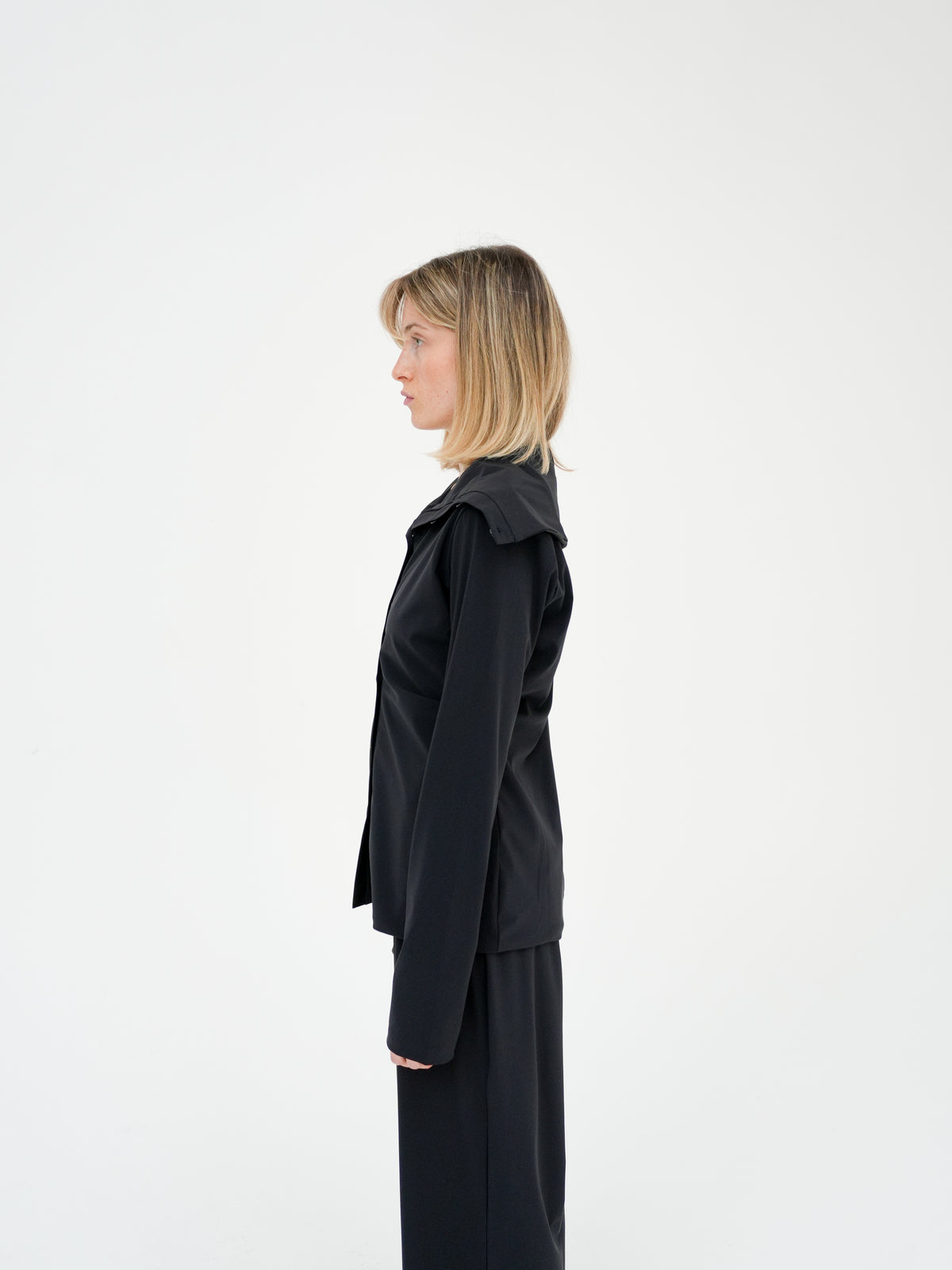 CARDIGAN TOP IN BLACK BY REYÈM