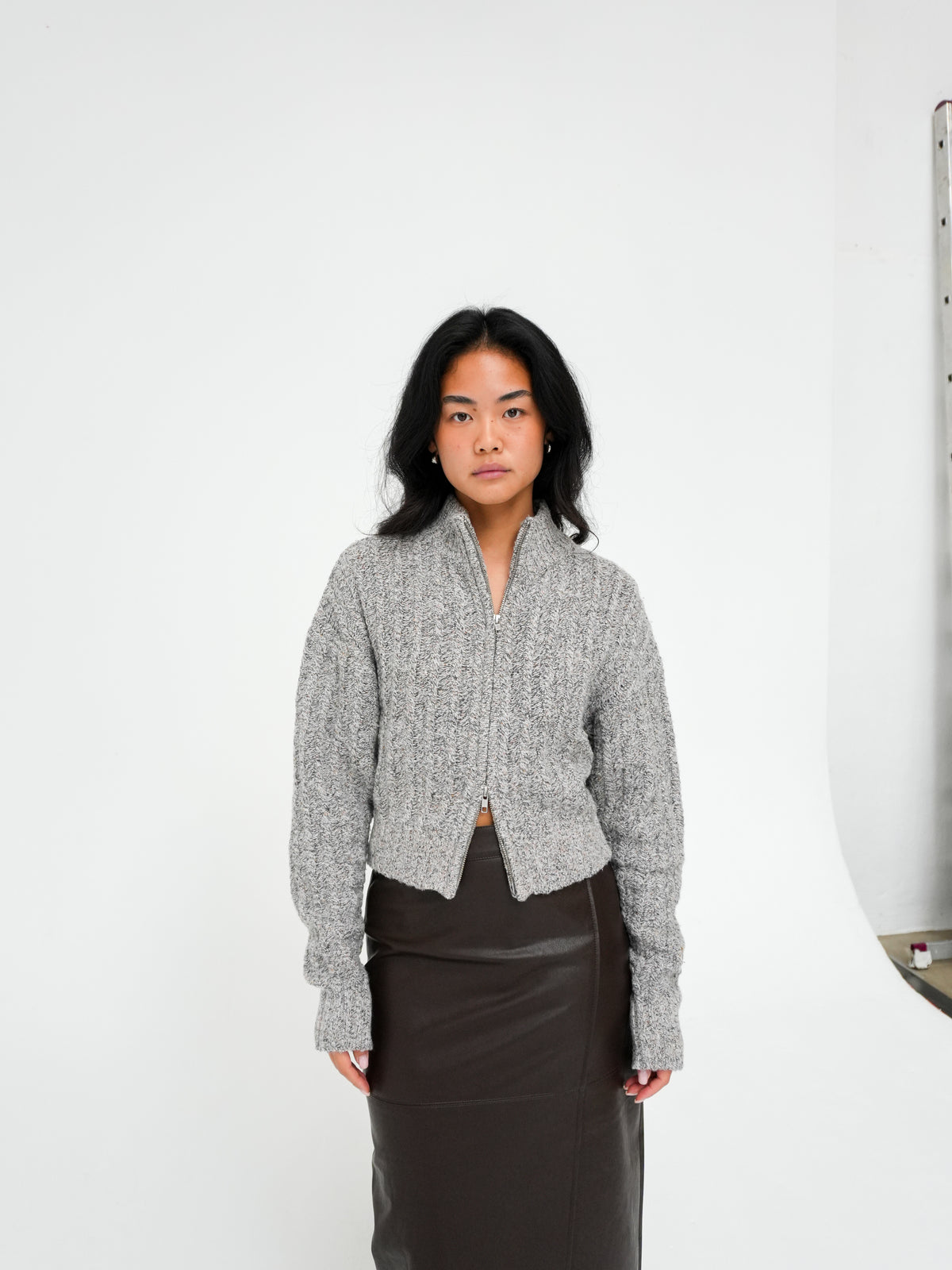ALEA CARDIGAN IN MICRO CHIP GREY BY WON HUNDRED
