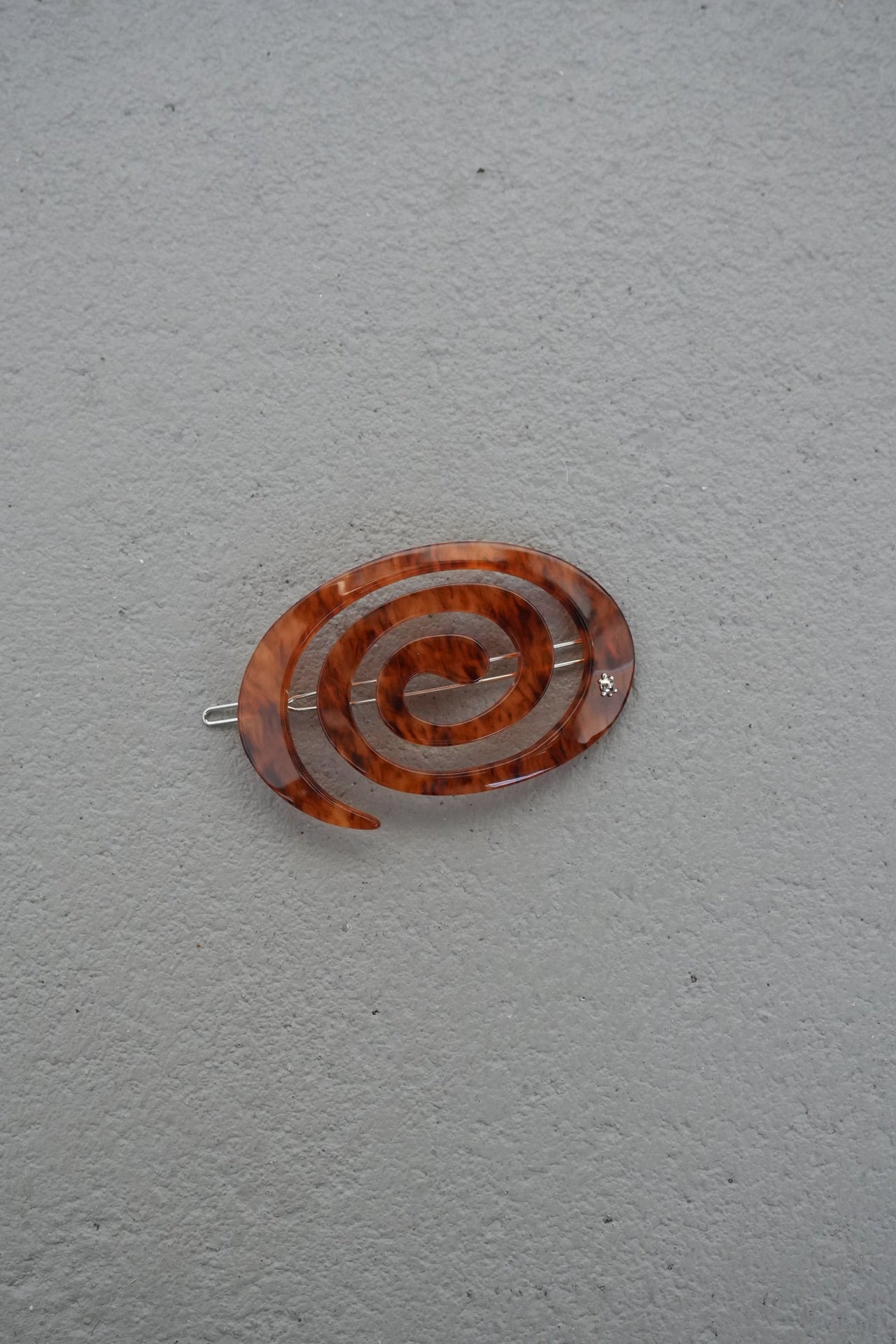 LARGE SPIRAL CLIP BY TURTLESTORY