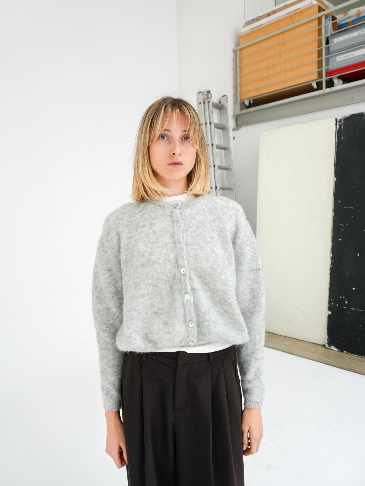 VITOW CARDIGAN IN LIGHT GREY BY AMERICAN VINTAGE