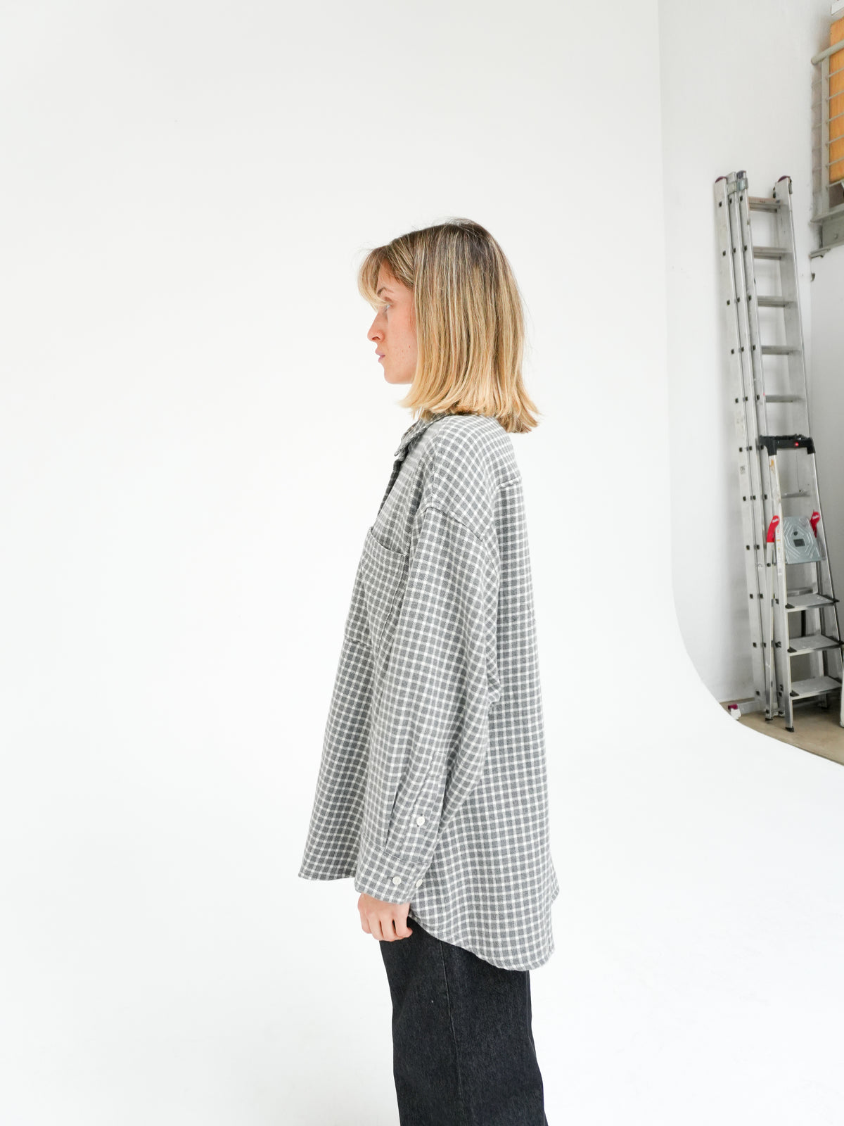 HOXITY SHIRT IN MISTY CHECK BY AMERICAN VINTAGE