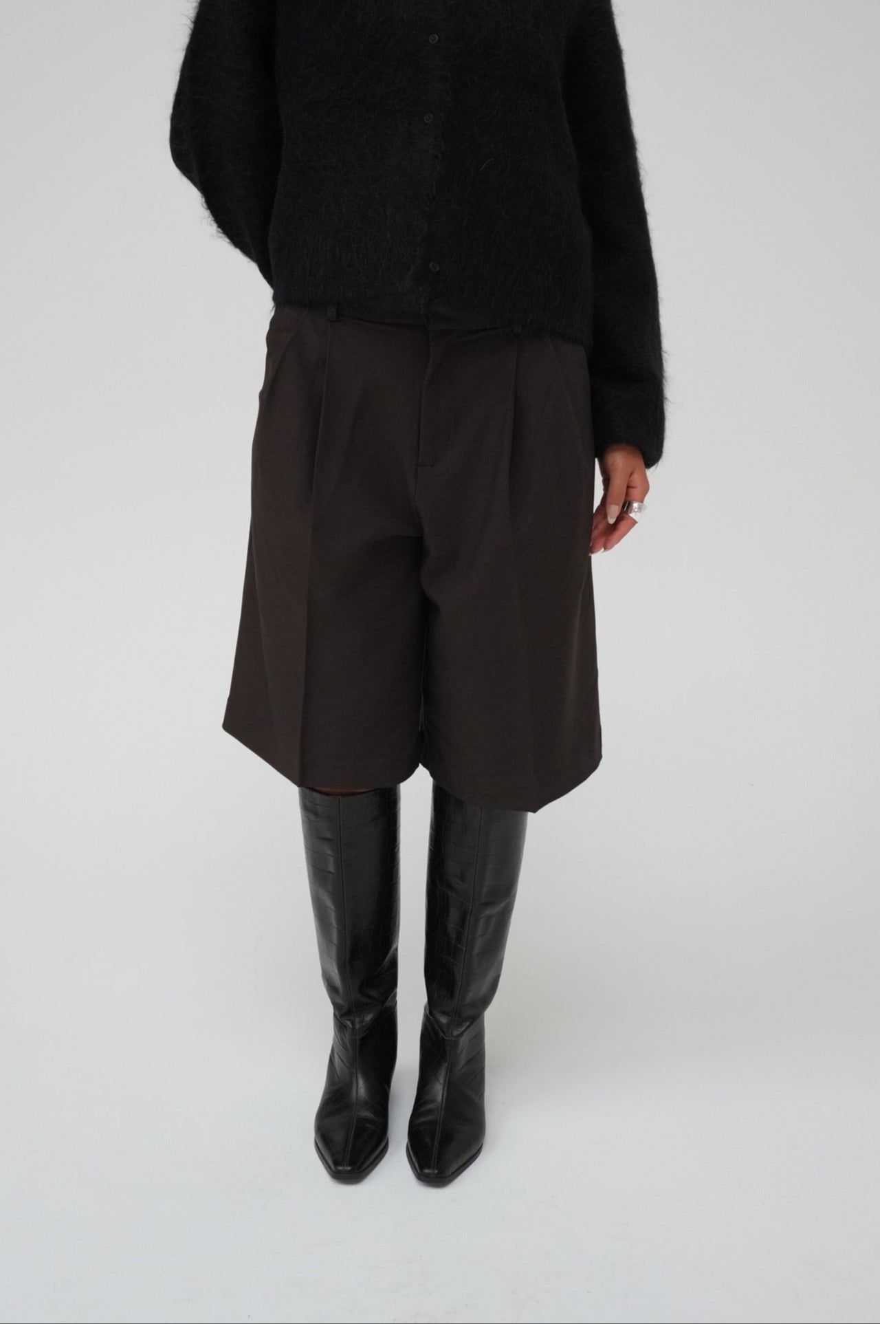 SERGIO BERMUDA BY GRACE & MILA