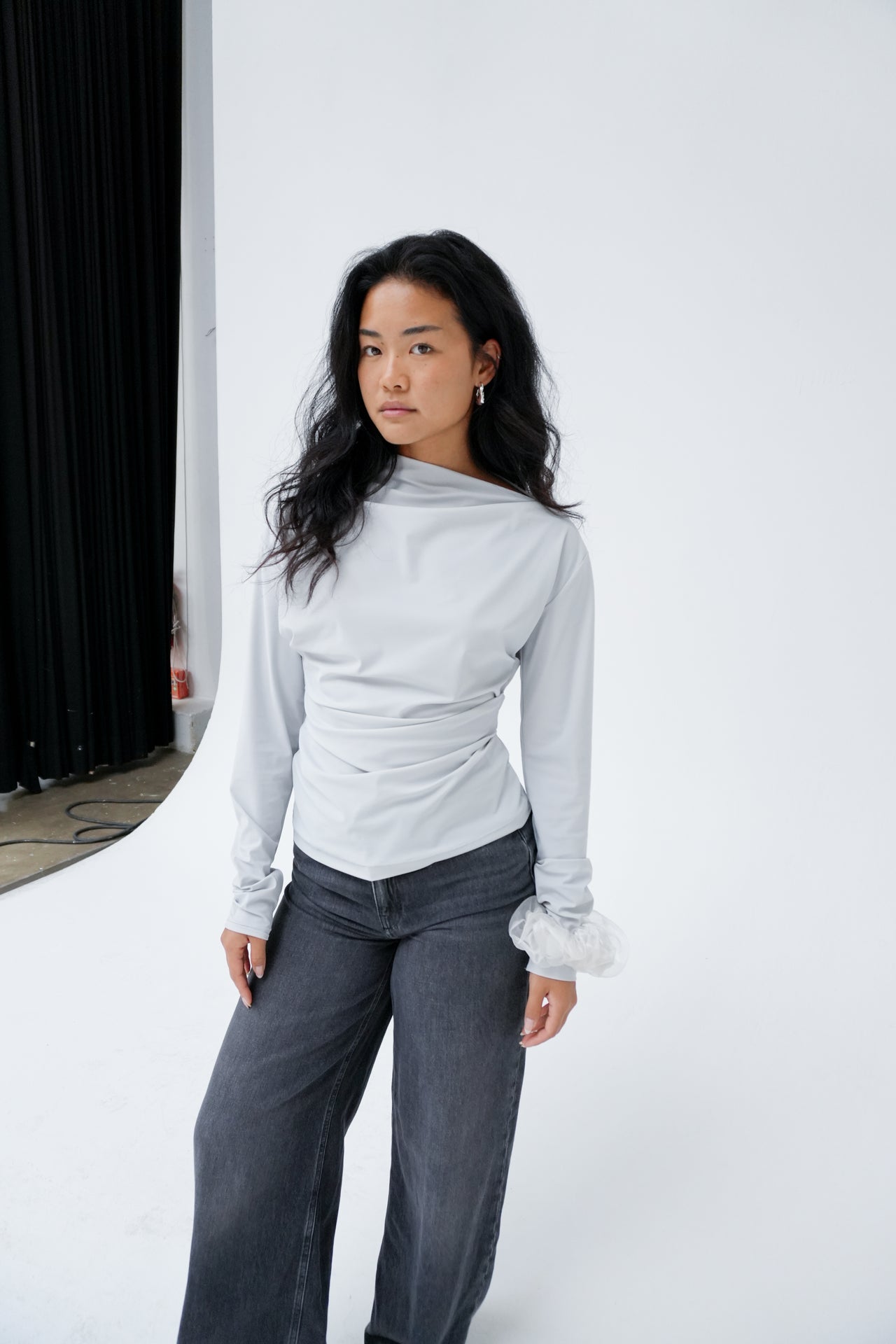 ASYMMETRIC LONGSLEEVE BY REYÈM