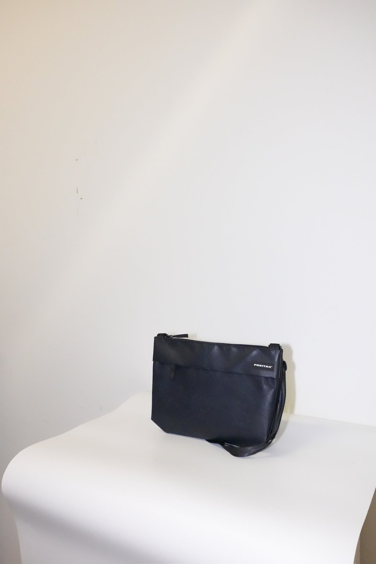 F553 LOU SHOULDER BAG BY FREITAG