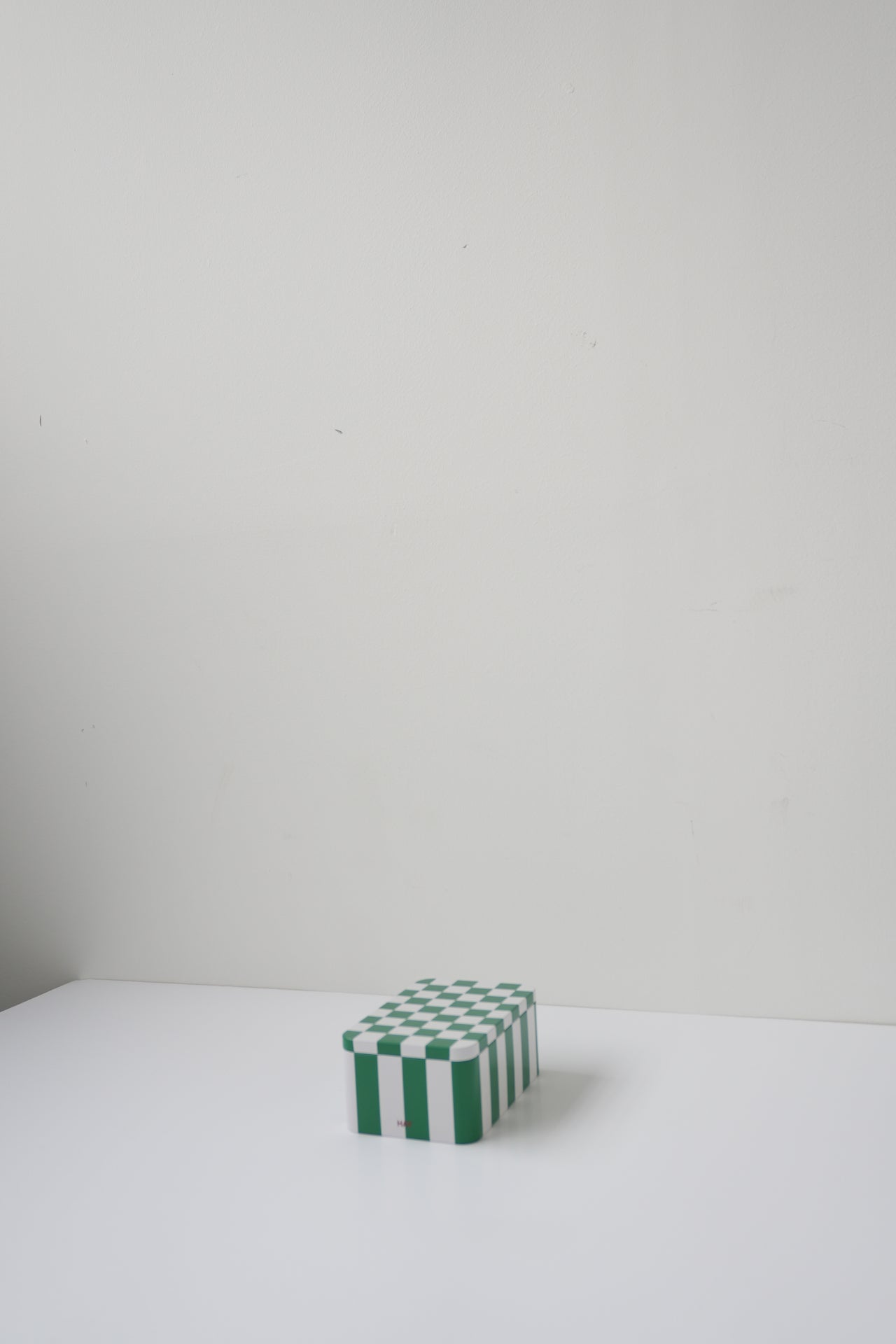 TIN CONTAINER S BY HAY