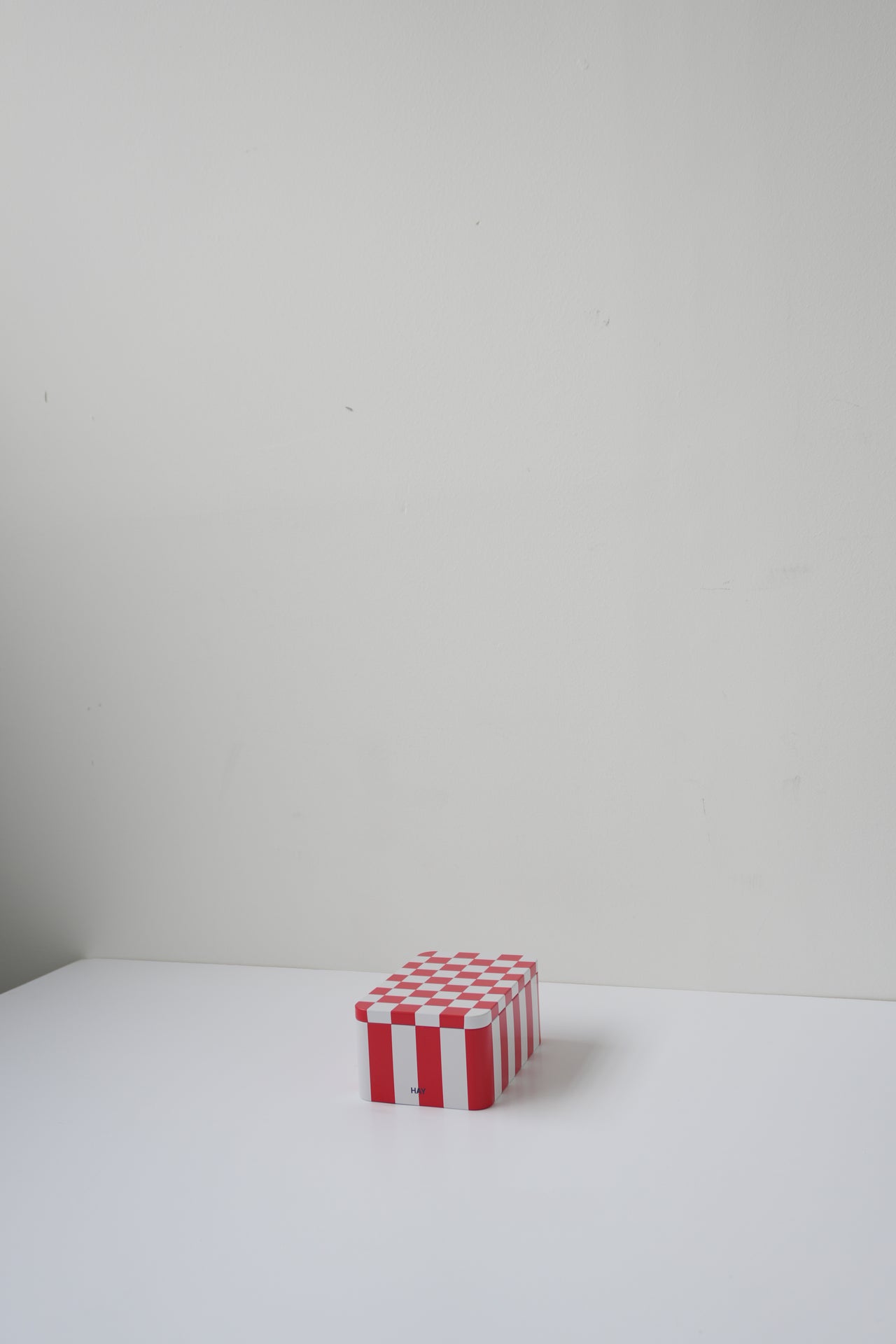 TIN CONTAINER S BY HAY