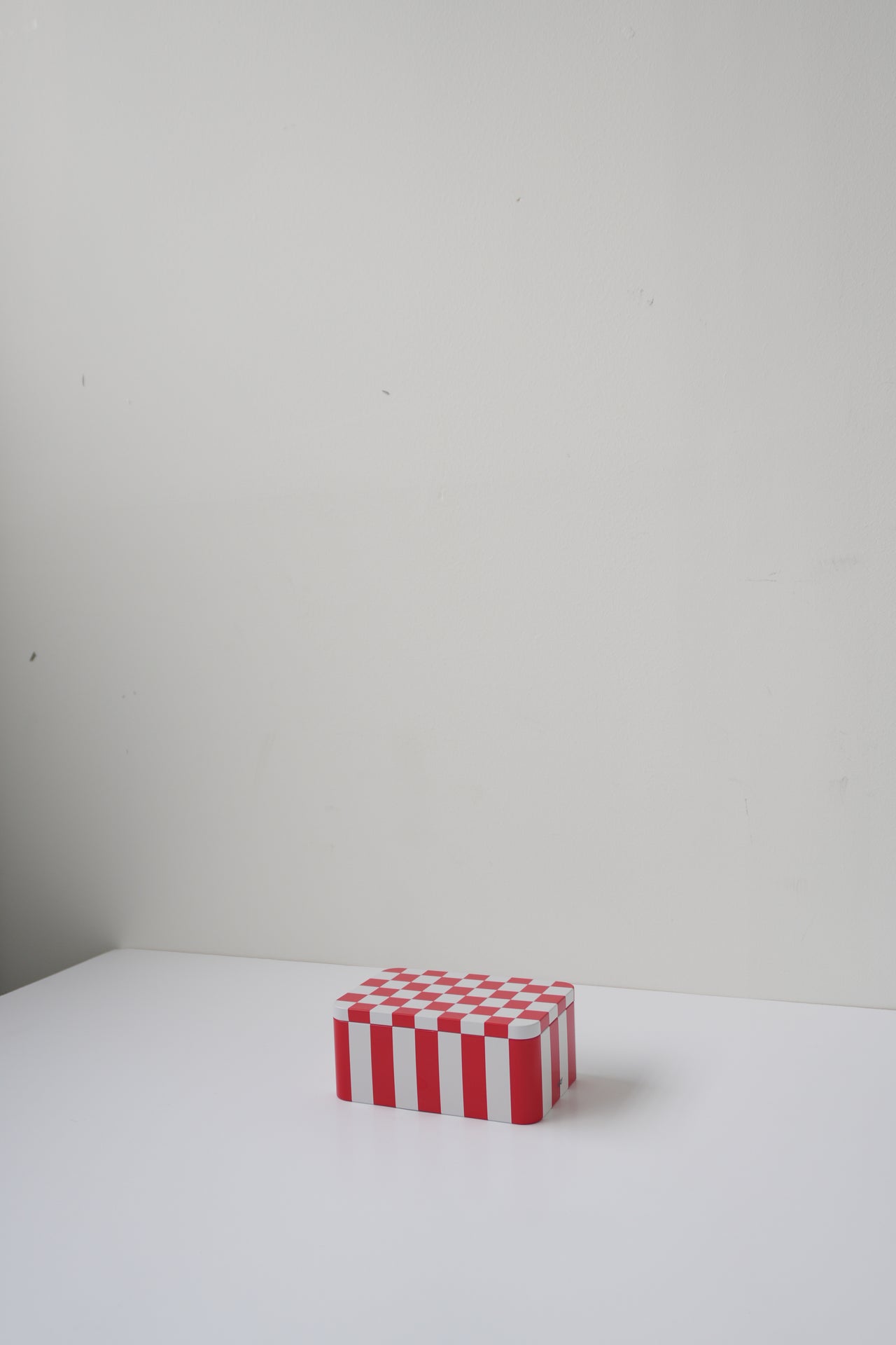TIN CONTAINER S BY HAY