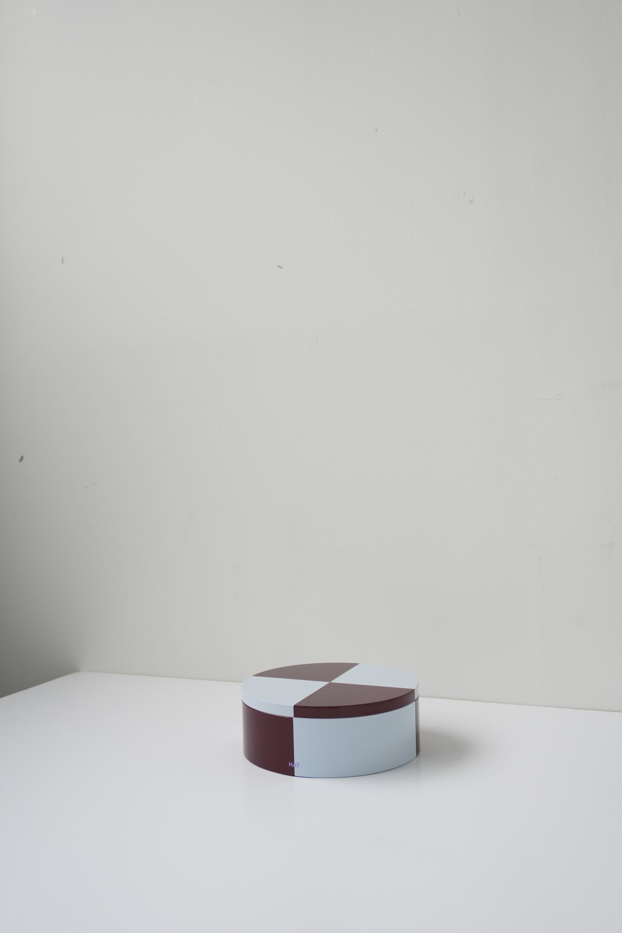 TIN CONTAINER ROUND BY HAY
