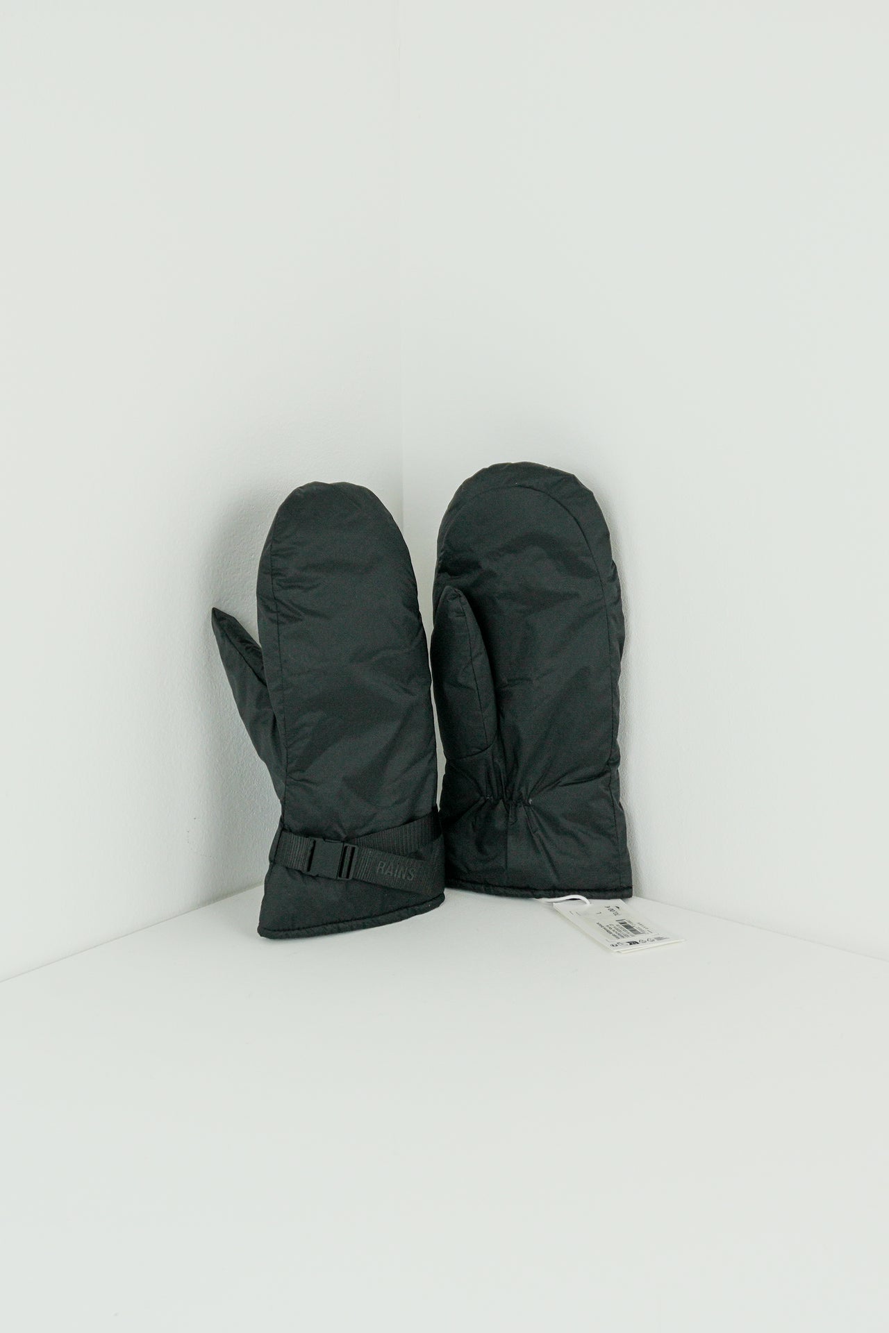 VARDO MITTENS BY RAINS