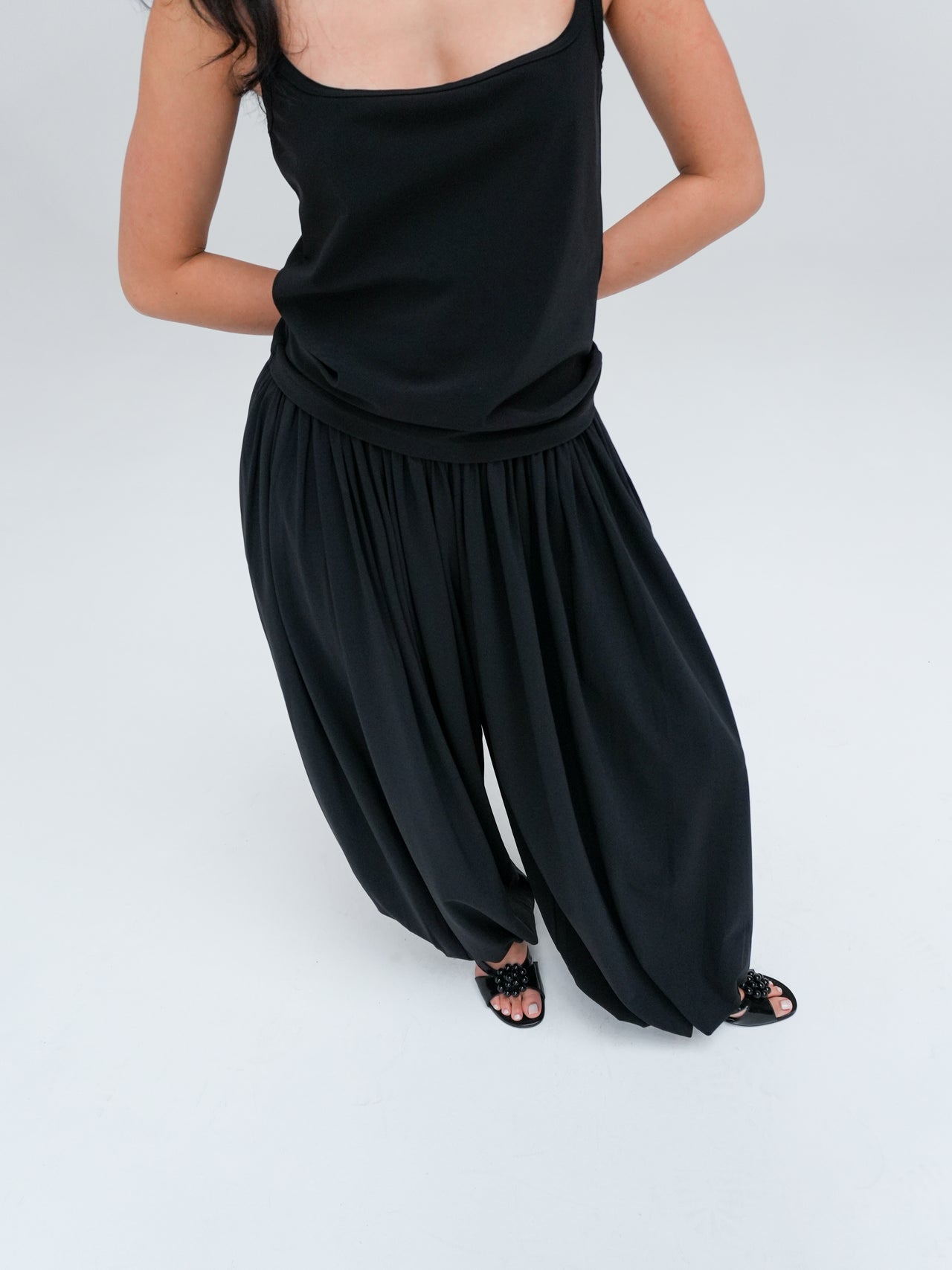 BALLOON PANTS BY REYÈM