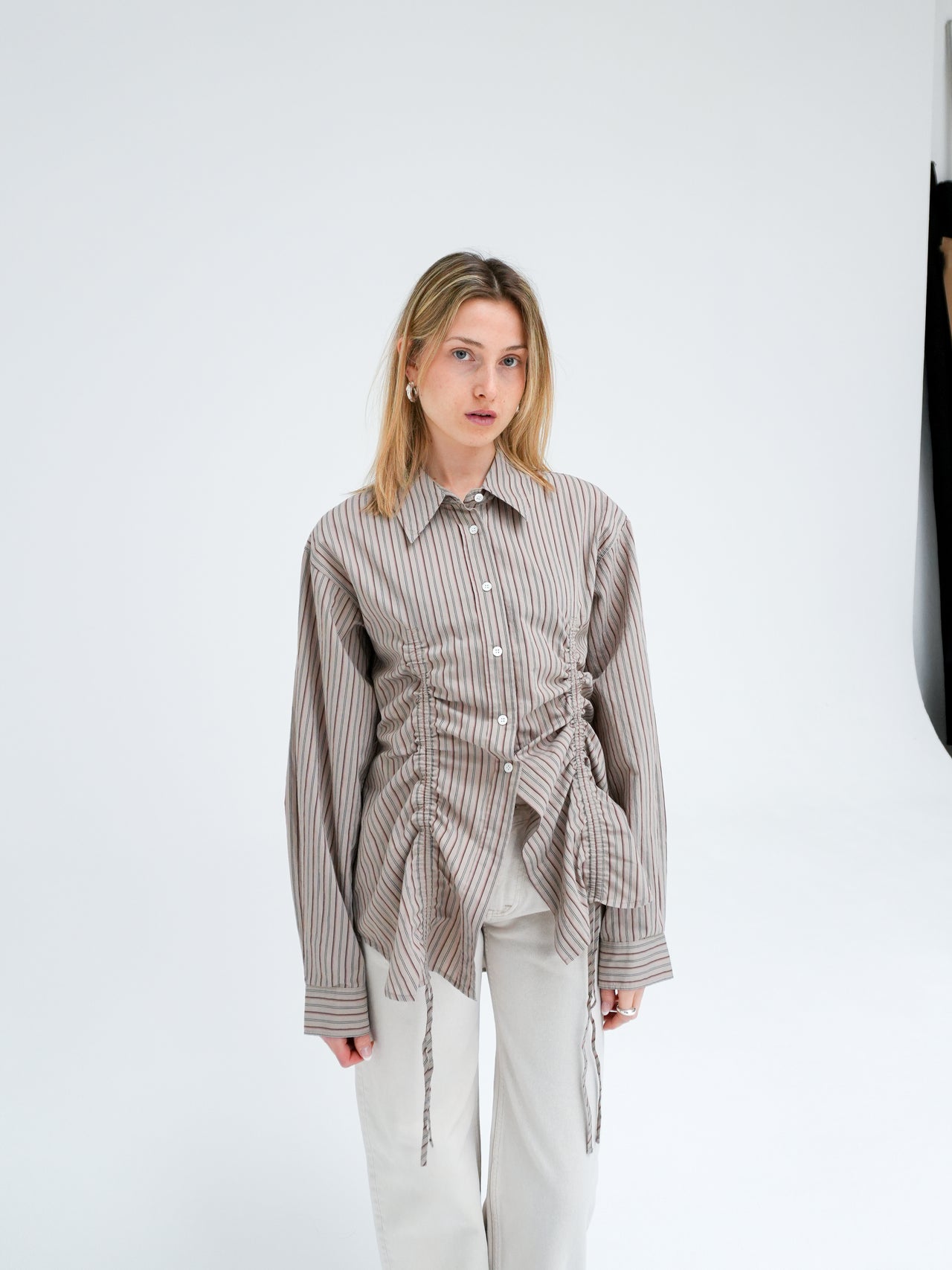 STRING SHIRT IN VINTAGE BROWN STRIPE BY HOPE