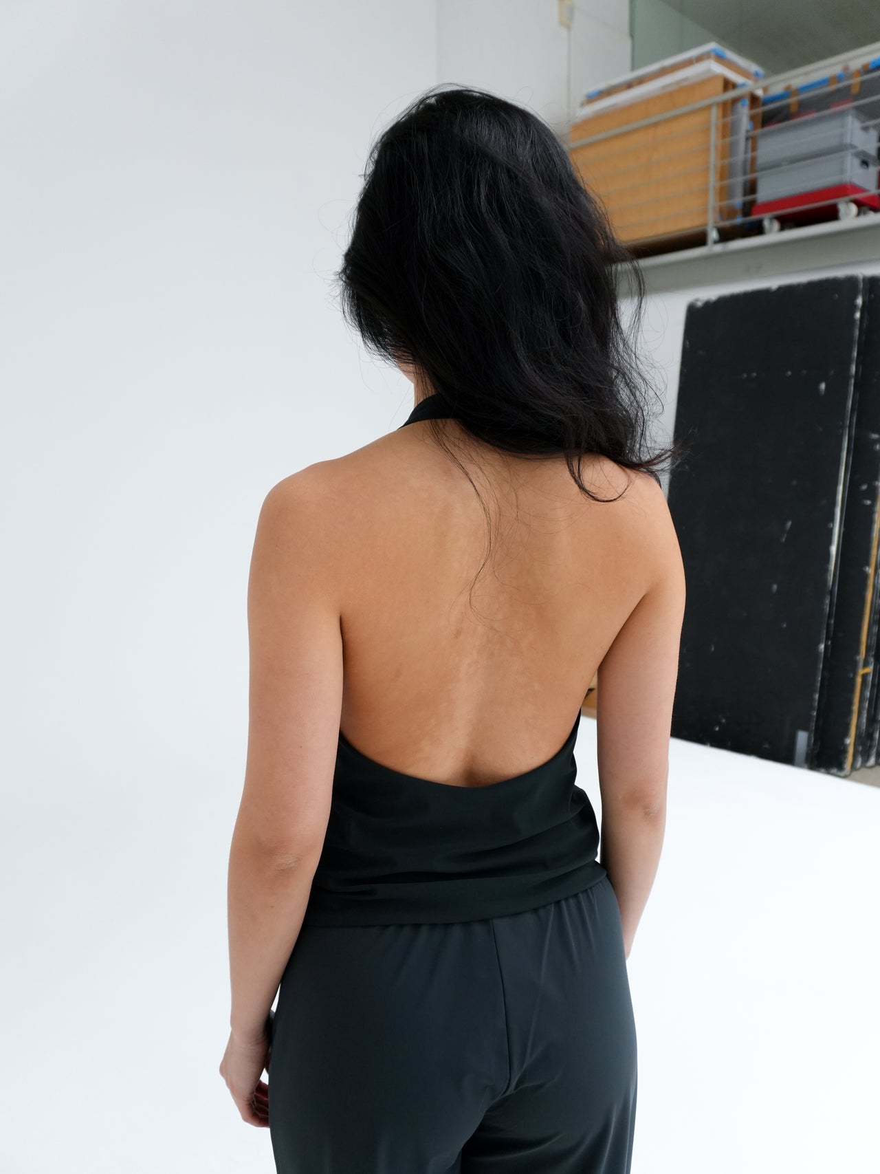 HALTER TOP IN ASH BY REYÈM