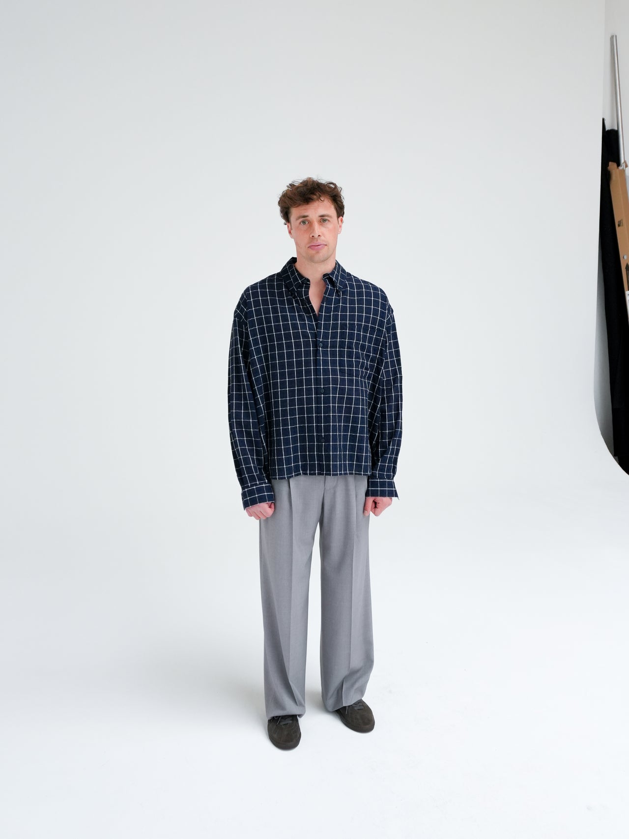 Leek Wide In Grey By Drykorn