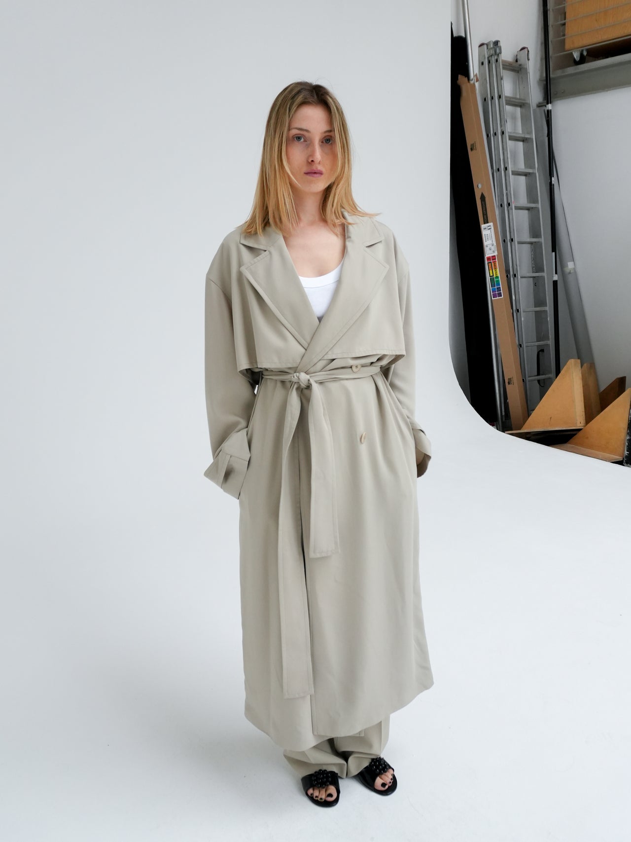 AVETON TRENCH COAT BY DRYKORN