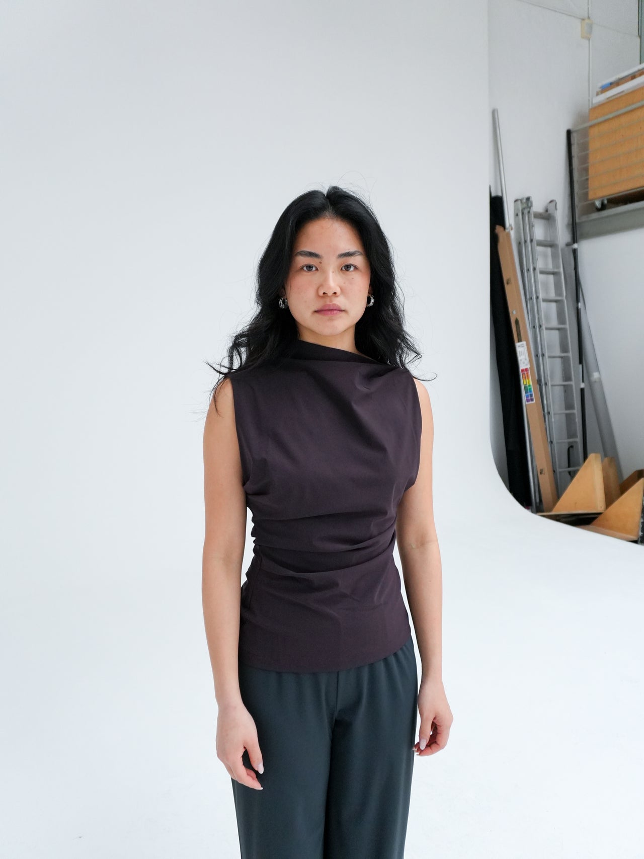 ASYMMETRIC SLEEVELESS TOP IN FIG BY REYÈM