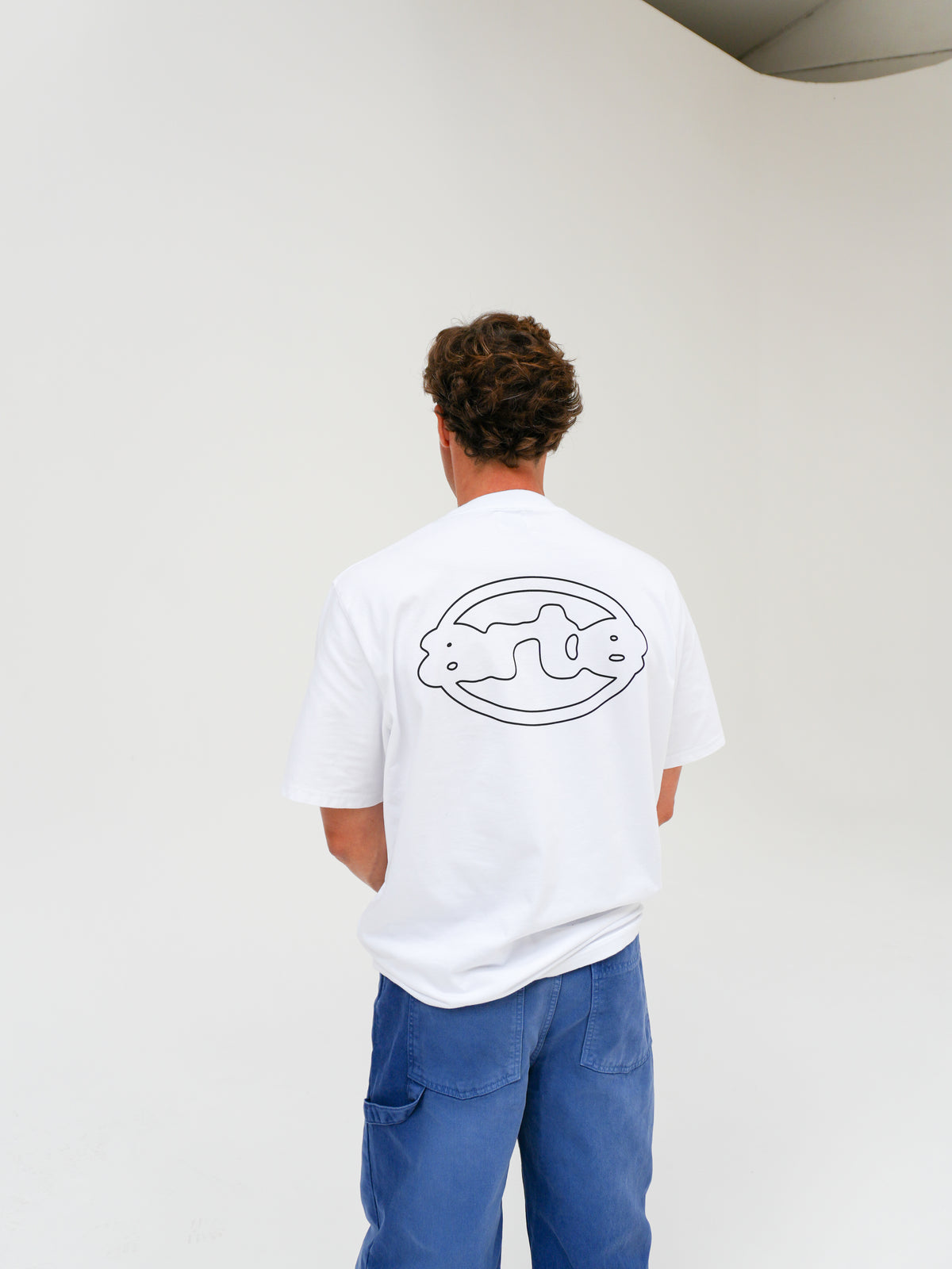 EMBLEM T-SHIRT IN WHITE BY ARTE ANTWERP