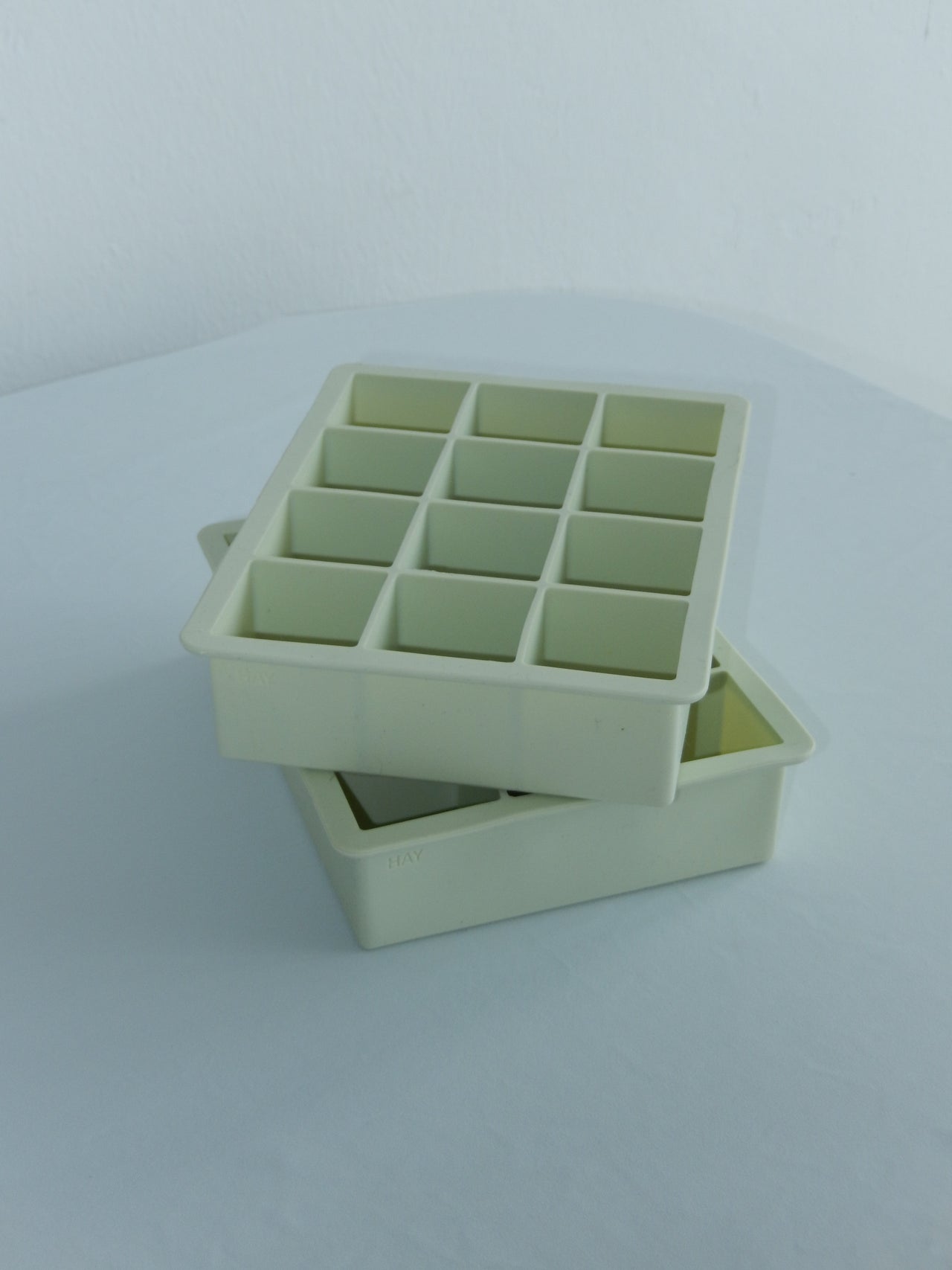 ICE CUBE TRAY BY HAY