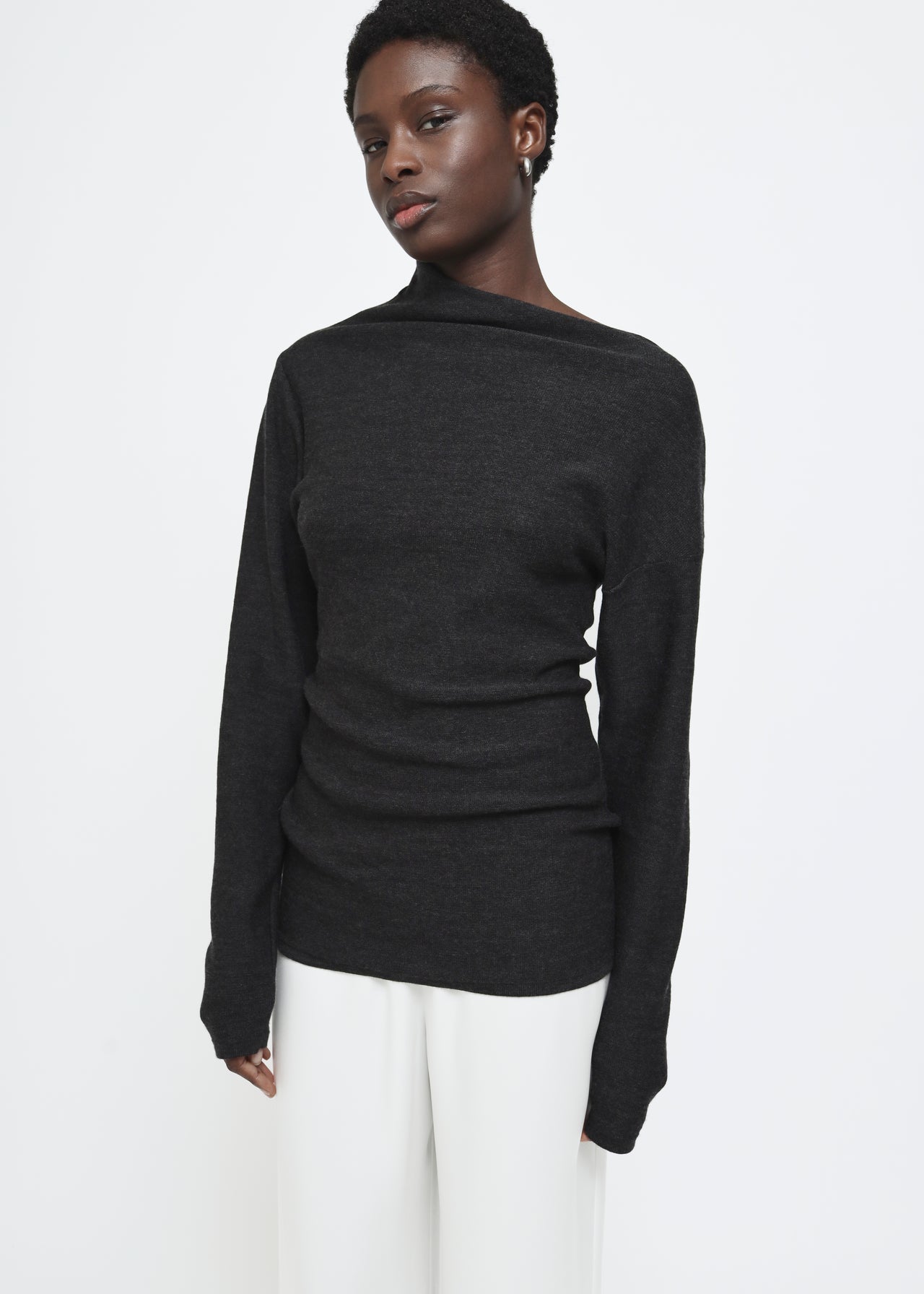 Knitted Asymmetric Longsleeve in Gravity by Reyèm