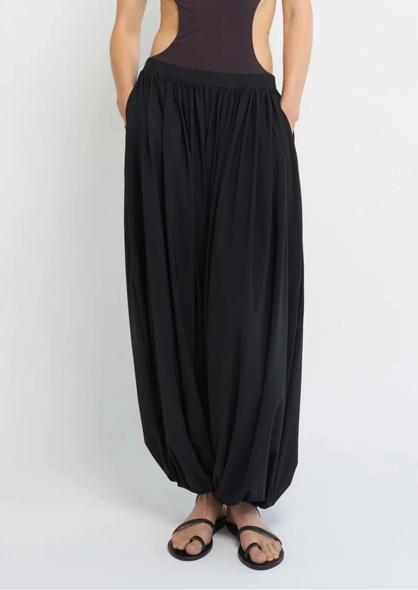 BALLOON PANTS BY REYÈM