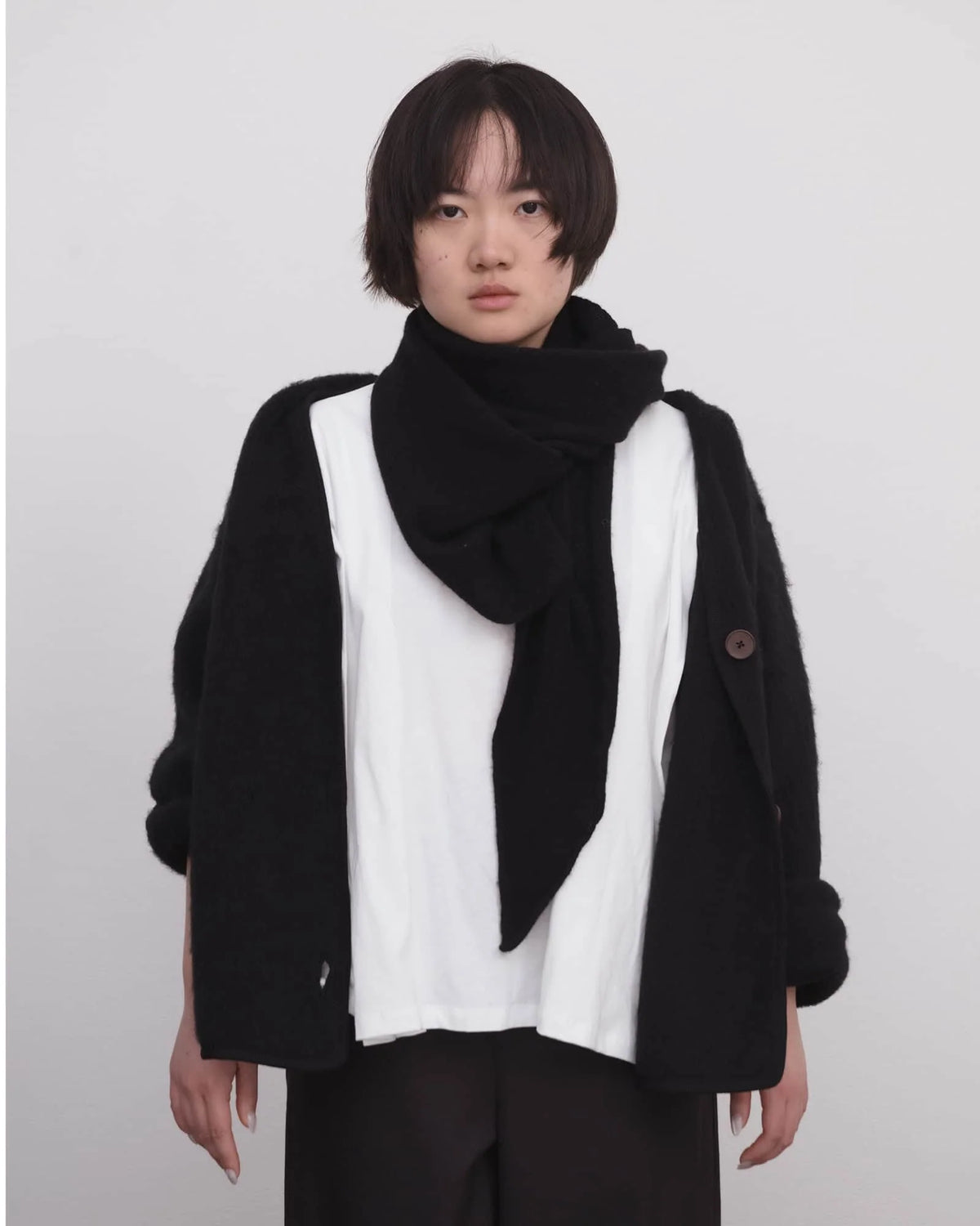 TRIN SCARF IN BLACK BY BASERANGE