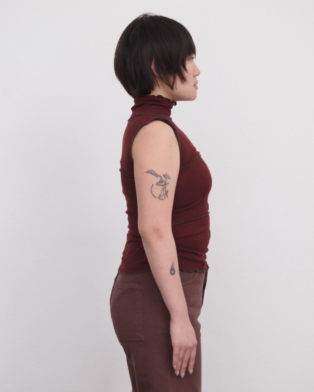 CINDER TURTLENECK TANK IN NAVA RED BY BASERANGE
